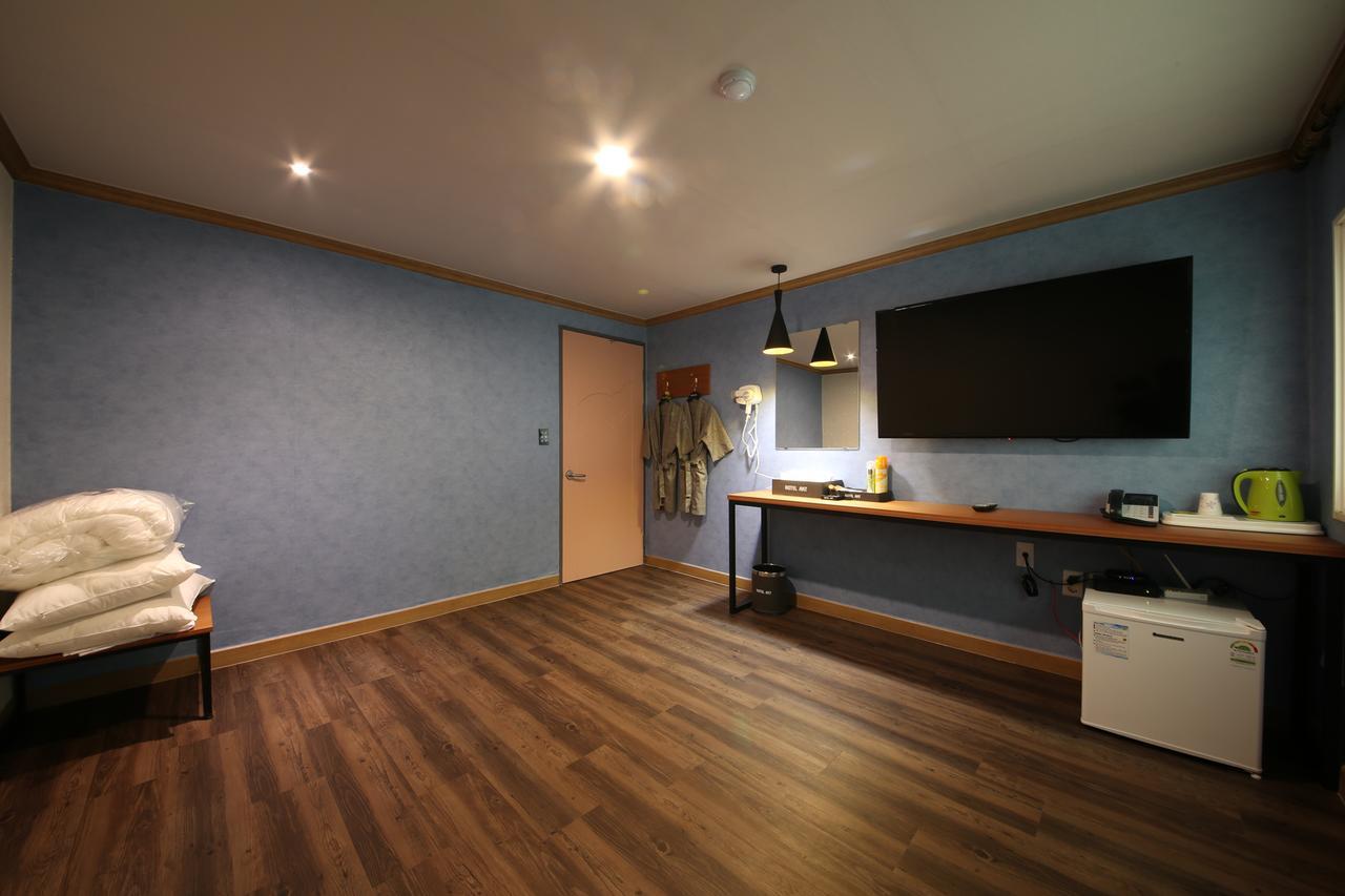Art Hotel Gumi Ngoại thất bức ảnh