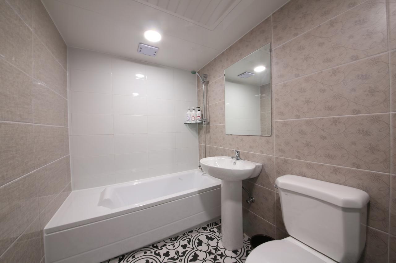 Art Hotel Gumi Ngoại thất bức ảnh
